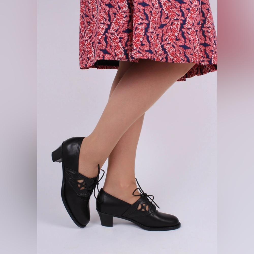 Memery 1940s Vintage Style Black Leather Cutout Lace-Up Heels – Size 8.5 / UK 39